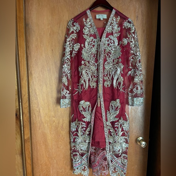 NEW GORGEOUS Republic Womenswear wedding formal in Red in Medium. - Picture 3 of 6